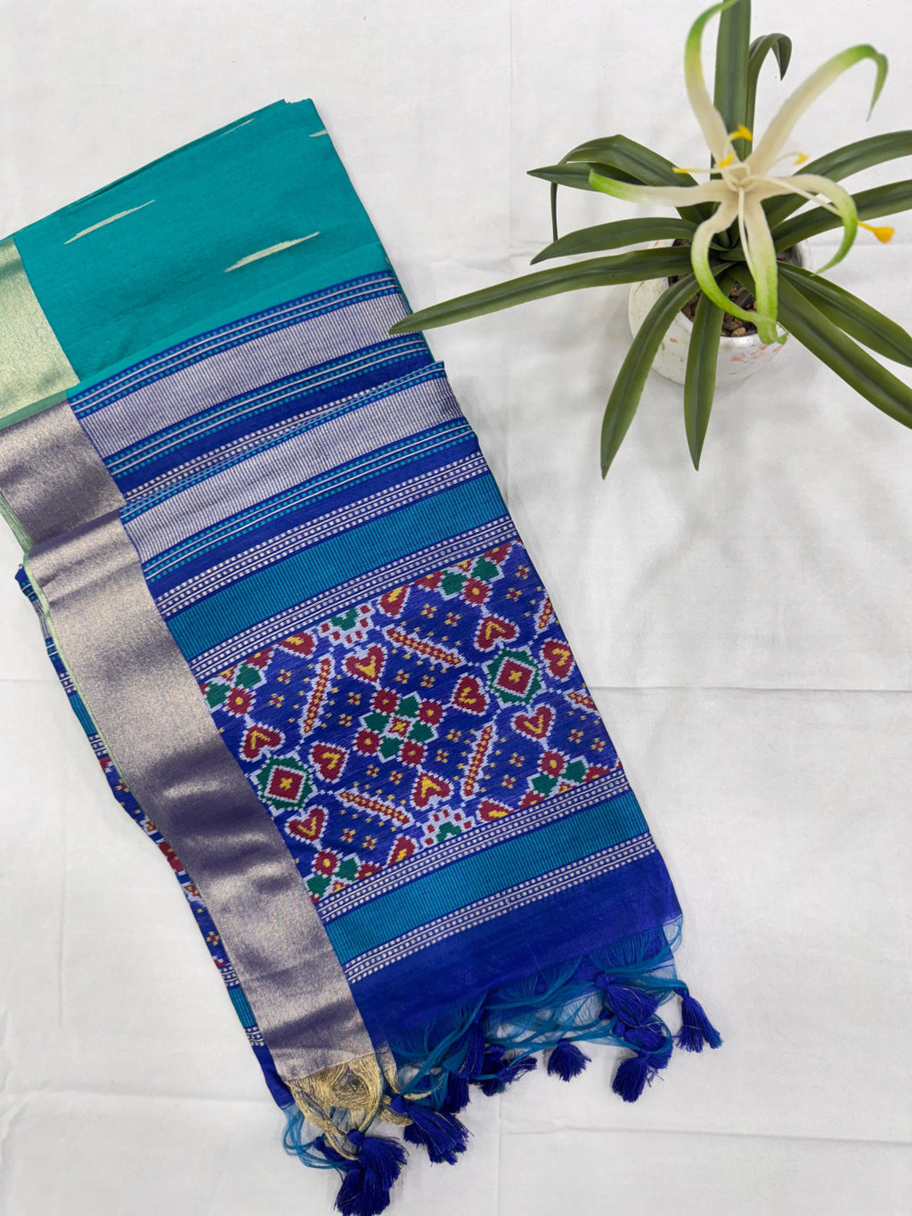 Khadi Raw Silk Saree with Rich Meena Weaving Patola Pallu