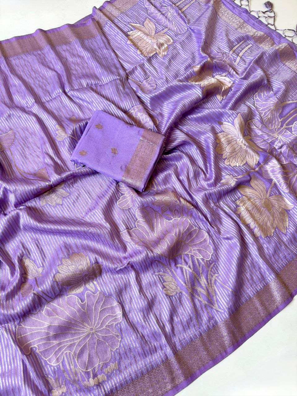 Georgette silk saree with flower zari weaving work