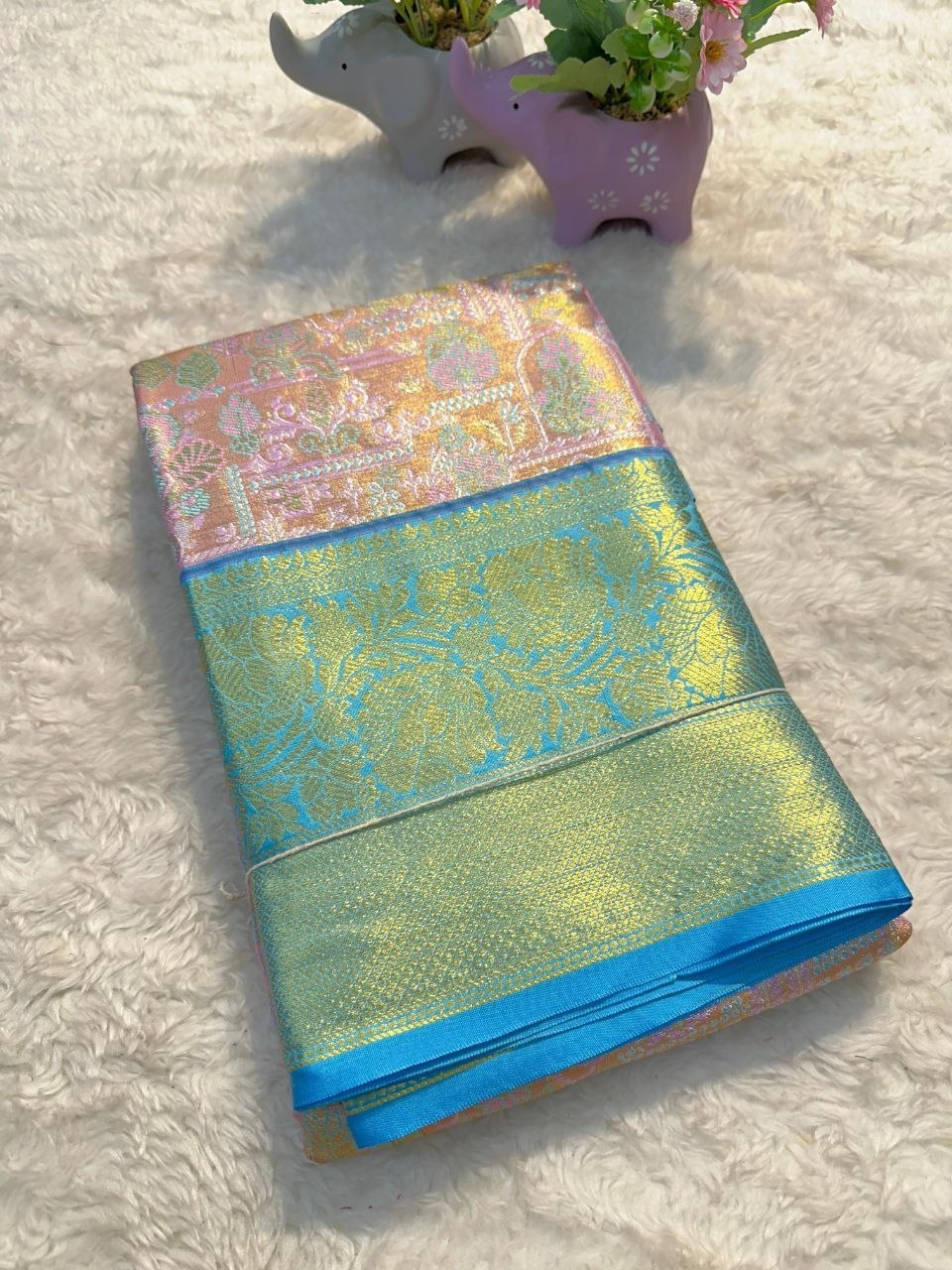 Soft kanchipuram silk saree with zari weaving work