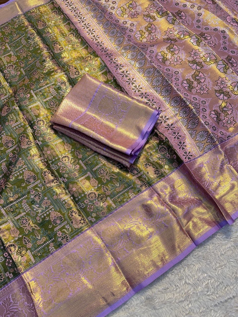 Soft kanchipuram silk saree with zari weaving work